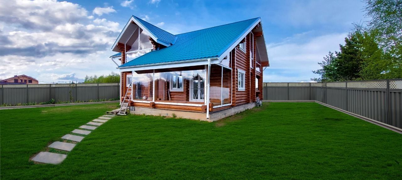Мягкие окна на веранде загородного дома в Угличе